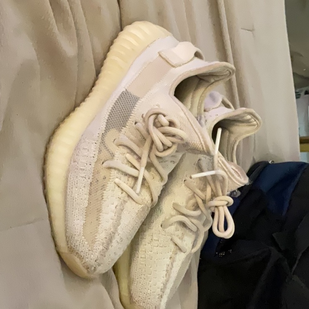 Yeezy Cream Athletic Shoes
